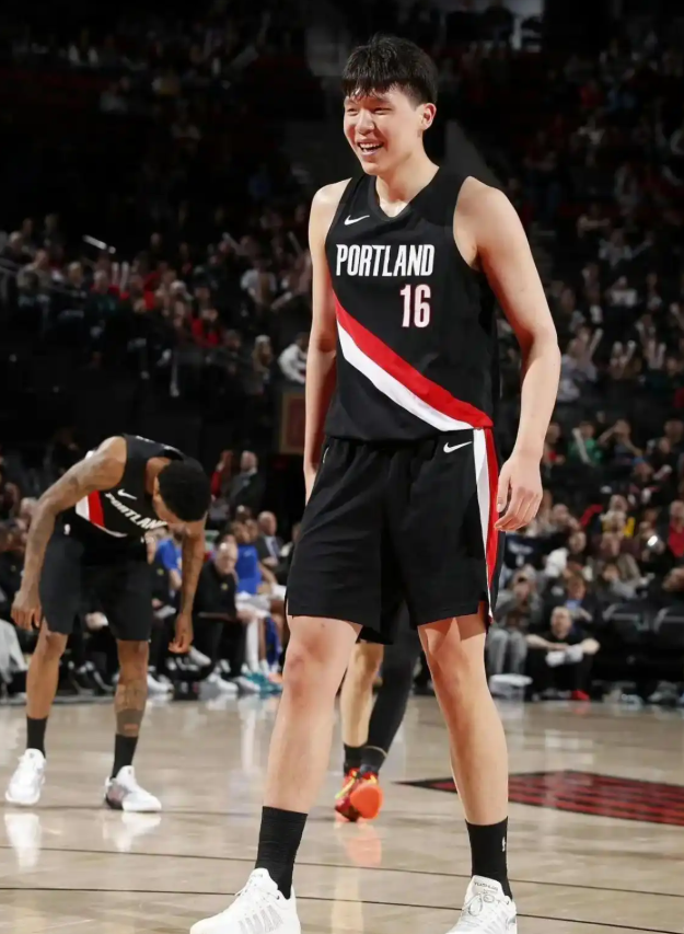 杨瀚森在开拓者连胜期间，其实就发展很不错
斯普利特热衷于他的五小，这个赛季他就是