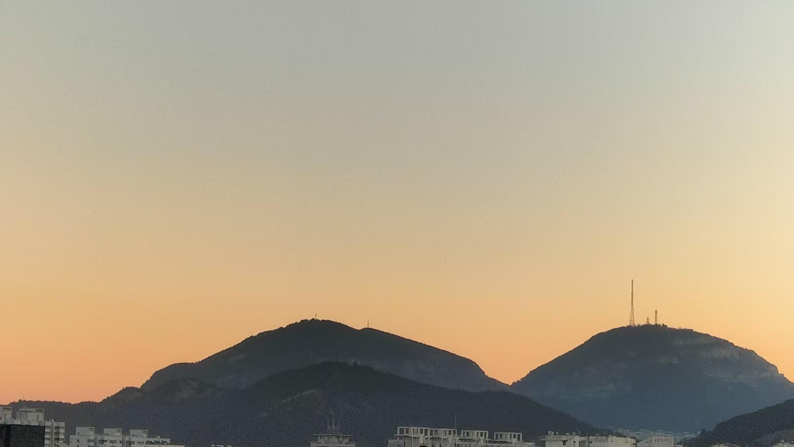 紫气东来祥瑞临，福星高照喜盈门——王海春原创诗词曲27首