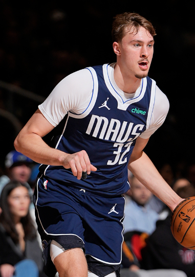 飞天遁地弗拉格到底咋了？

你这几场的，没有一点心气，天天蹲啥底角，球一过自己手