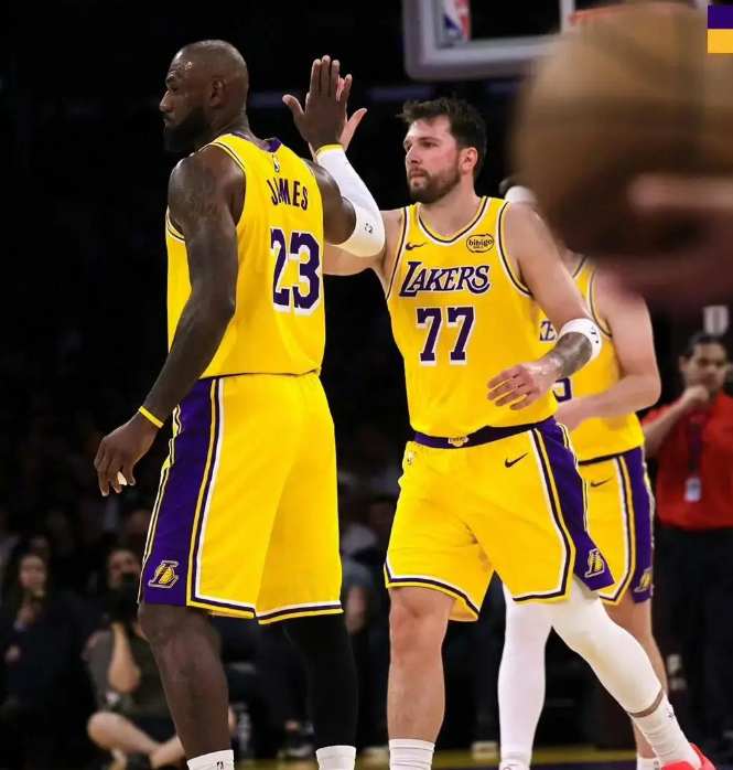 湖人还是有第三的机会，千万不要放弃

目前掘金只有剩两场比赛，打雷霆和马刺，那都