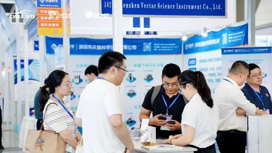 Micro LED引领智能车灯革新 重庆车灯展共启产业格局