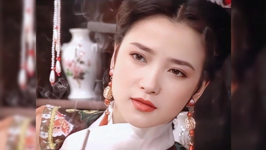 小时候，她吐个烟圈都美了我一大跳！