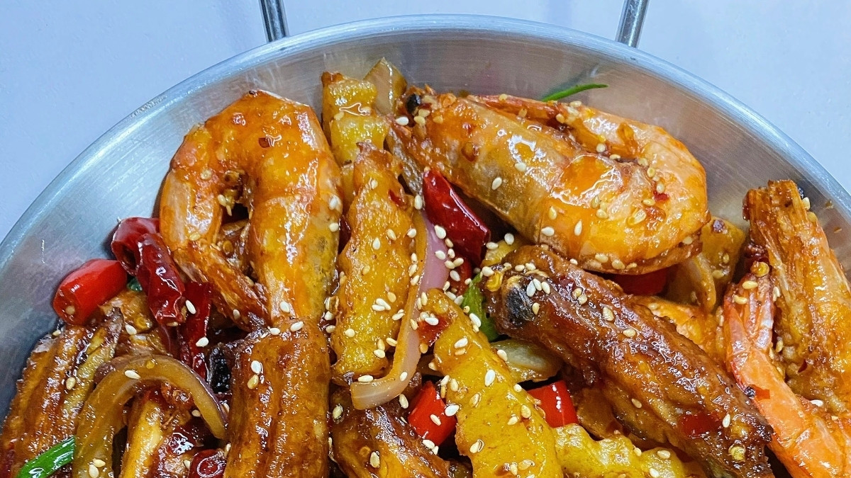 一口入魂的香辣慰藉：家常干锅鸡翅虾