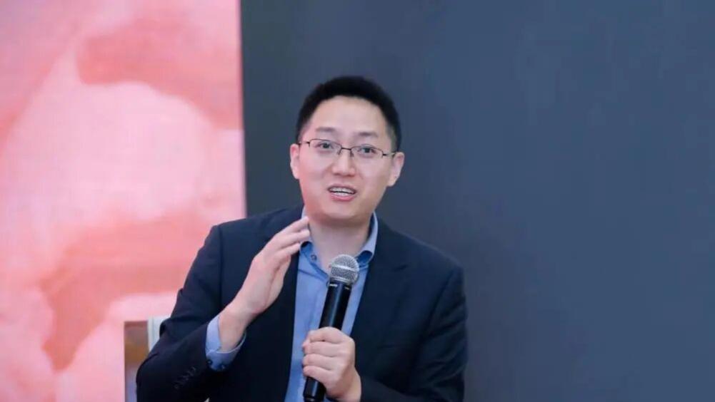 张小龙人大演讲“上头”，粉笔市值仅剩零头