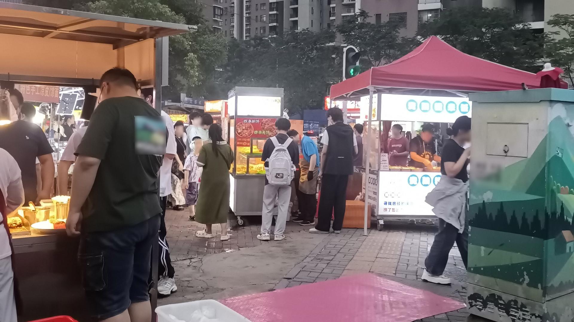 中年失业负债，我带娃在武汉摆地摊之59：成年人的体面是自己挣的！
