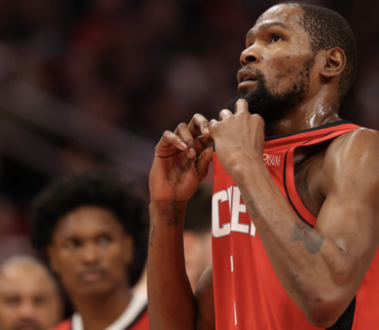 火箭当初不交易来杜兰特

留着格林狄龙和十号签，感觉火箭肯定比现在的火箭强，有没