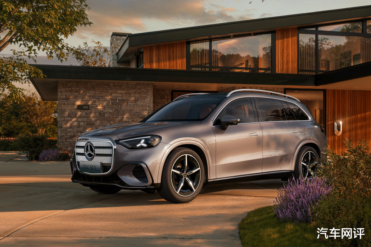 史上最大奔驰GLC值得等吗？对比问界M8纯电四驱版答案很闹心