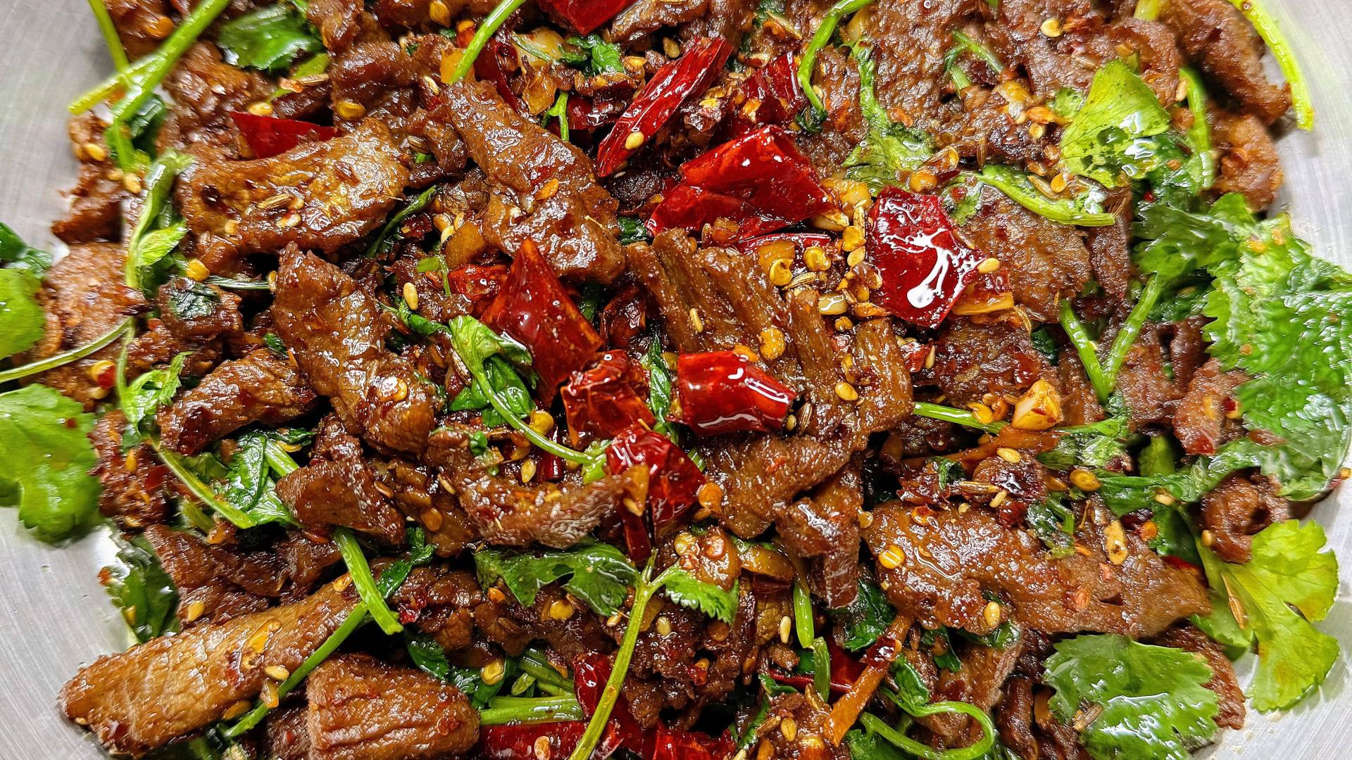 香辣孜然牛肉：三分钟引爆厨房的江湖儿女魂！