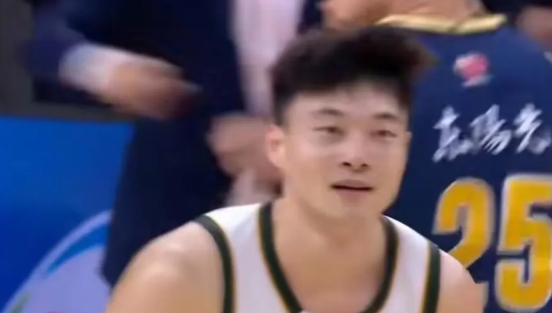 鄢首琪能进国家队吗？客场对广东鄢手骐全场5记三分、贡献17分正负值全场最高30。