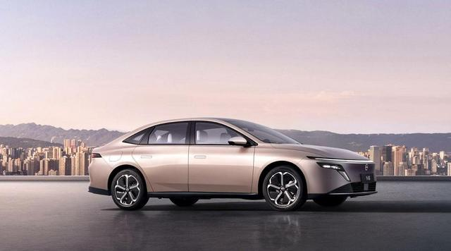 日产N6上市首月销量大好 比亚迪秦L顶不住了？