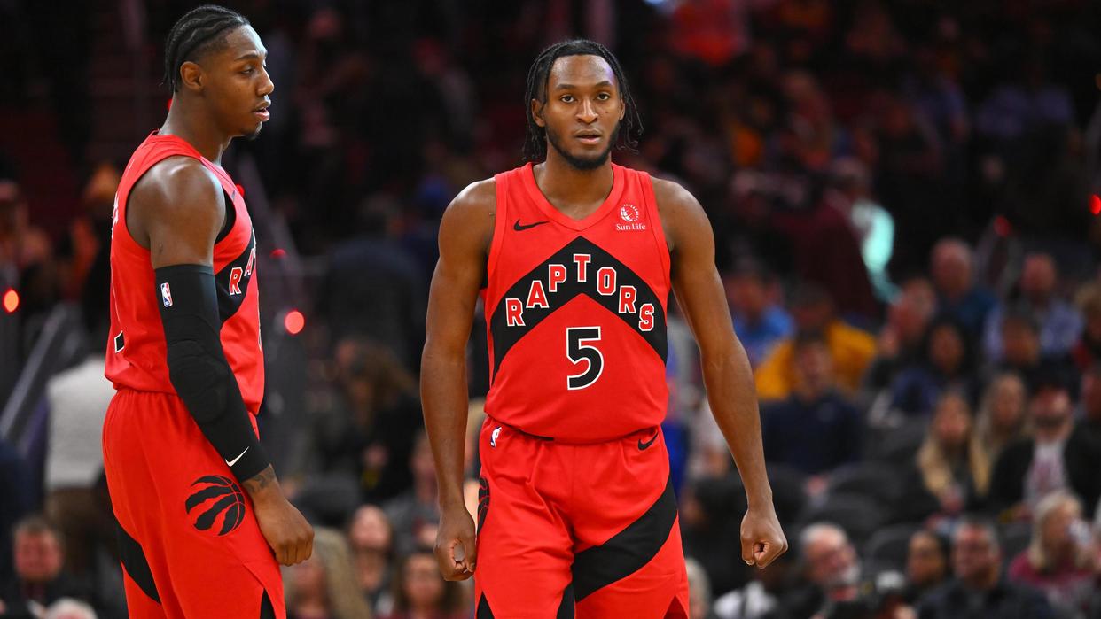 季后赛和常规赛是两种比赛……

季后赛就是针对和反针对，每一场比赛都很关键，和松