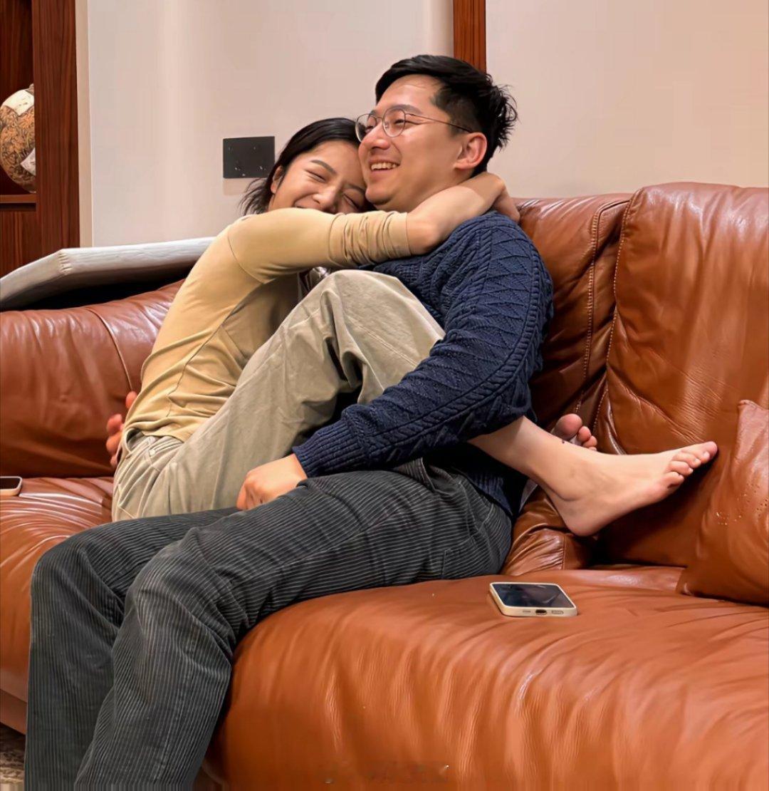 看到这两张图，我突然看到了结婚的好处。