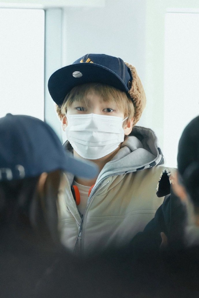 吴弦俊还是个小狐宝宝 ​​​