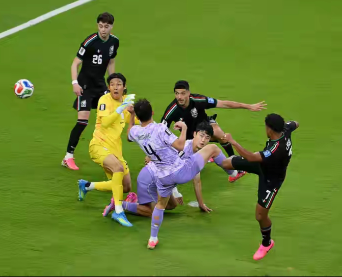 北京时间6月19日美墨加世界杯第二轮先赛4场：①.B组第二轮瑞士4：1波黑，上半