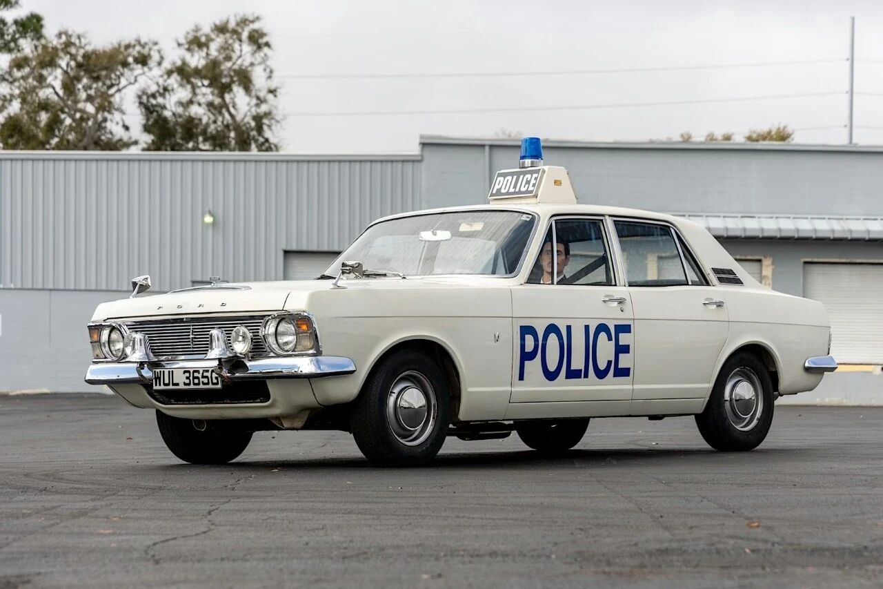 全球仅剩2台！1968年全时四驱福特Zephyr警车，藏着英
