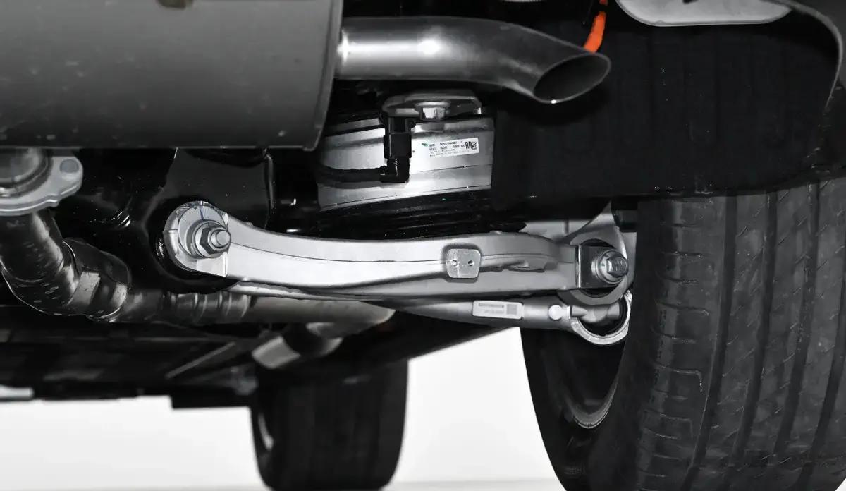 3月9日保定，魏牌V9X实车突然亮相，5.3米车长直怼问界M9理想L9，却用全新