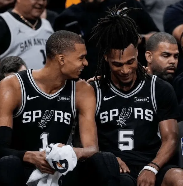 据美记Evan Sidery报道，NBA总决赛中最强的三人阵容组合：
维克托-文