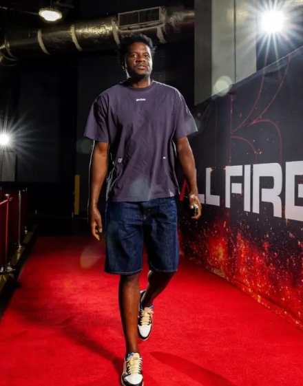 火箭老将卡佩拉的进攻能力真是弱爆了！虽然今天火箭在主场以140：106大胜爵士，