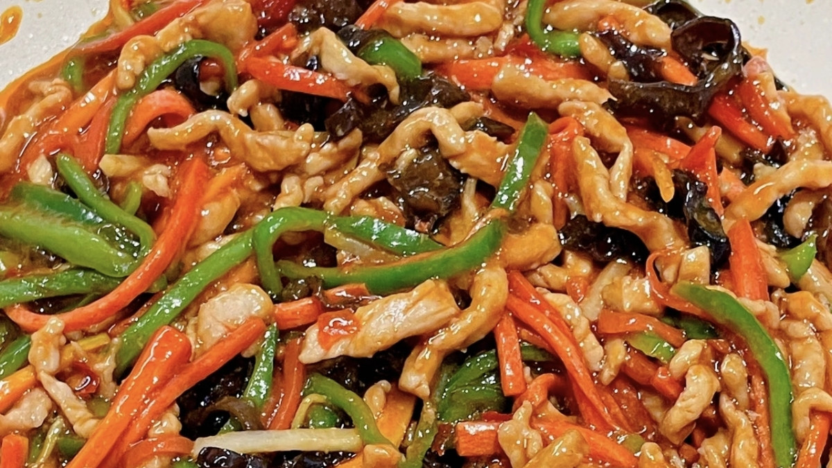 一口入魂的鱼香肉丝，加成下饭的灵魂之味。