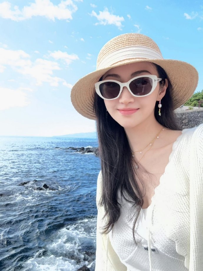 景甜这组好美，可以换头像了吧