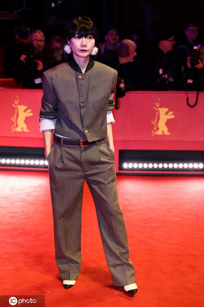 裴斗娜亮相第76届柏林国际电影节开幕红毯