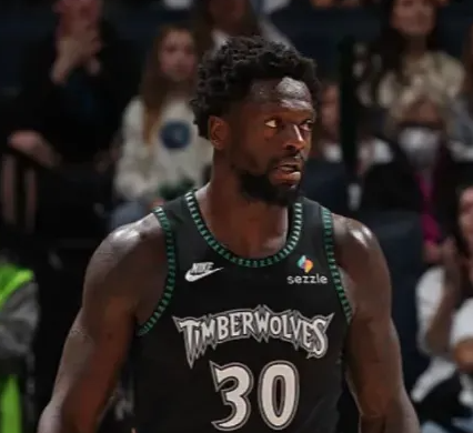 NBA季后赛，森林狼以（2）109-139（4）不敌马刺。
本场比赛，森林狼球员
