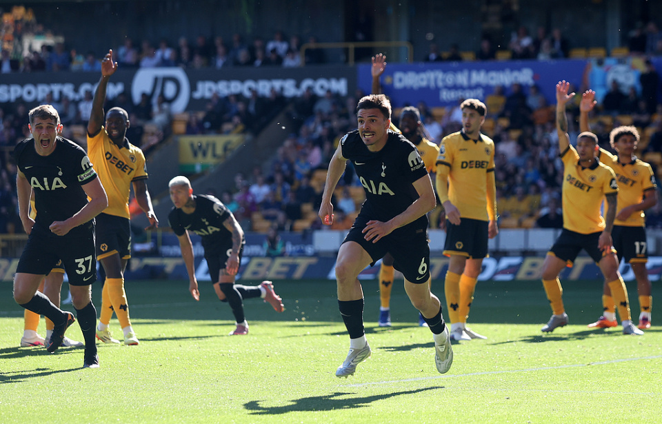 1-0！热刺第82分钟绝杀垫底队，终结15轮不胜，仍落后2分