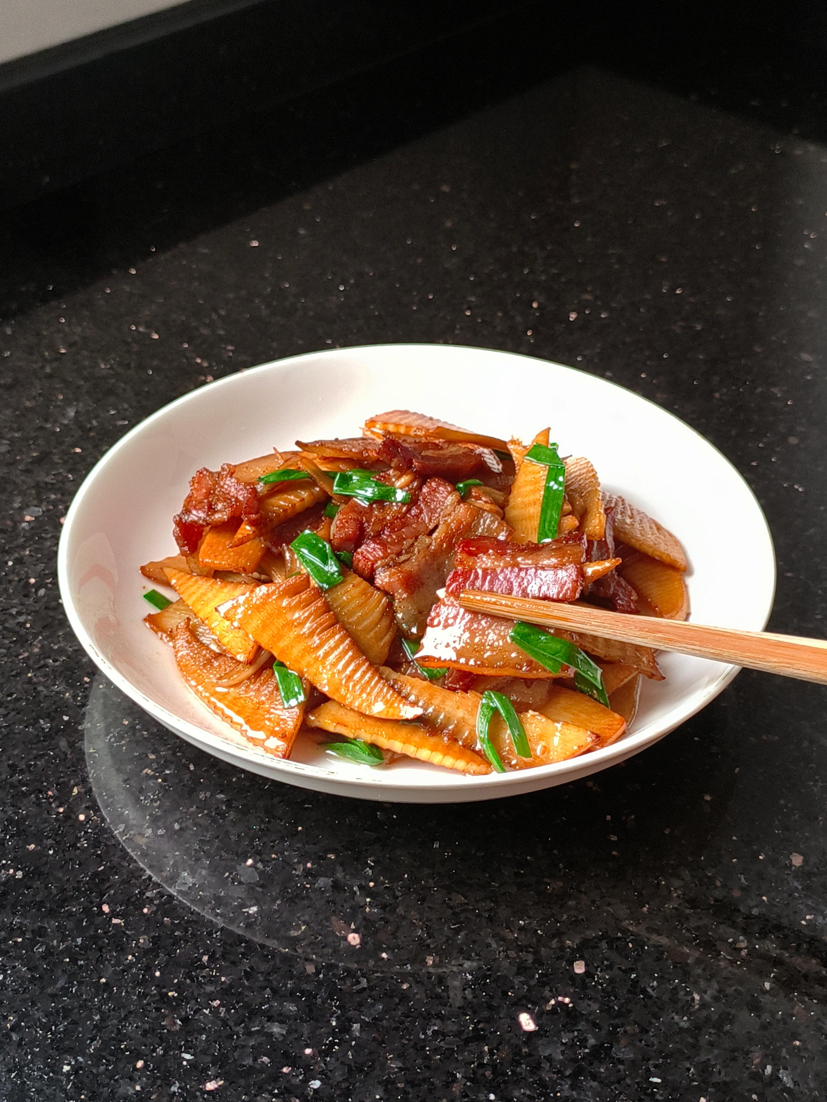 春季限定🔥咸肉春笋封神！脆嫩咸香，连干3碗饭
家人们谁懂啊😭 春季限定的快乐