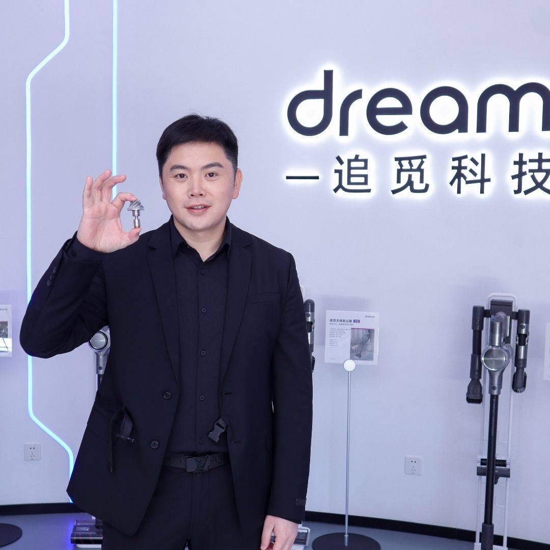 如果你是八八年的，一年赚80个亿，你疯不疯？你能有俞浩这么正常就不容易了。但是他