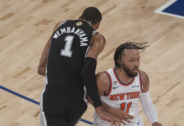 这次轮也轮到马刺赢球，不会再给尼克斯机会！总决赛G5之战ESPN看好马刺胜出，再