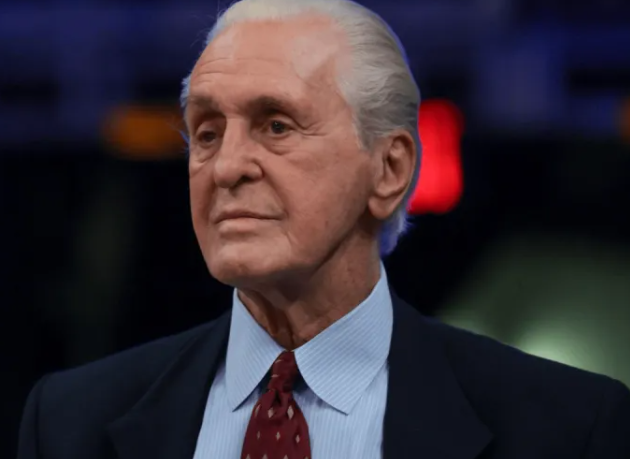 据热火随队记者Barry Jackson报道，谈到热火总裁帕特-莱利目前在球队内