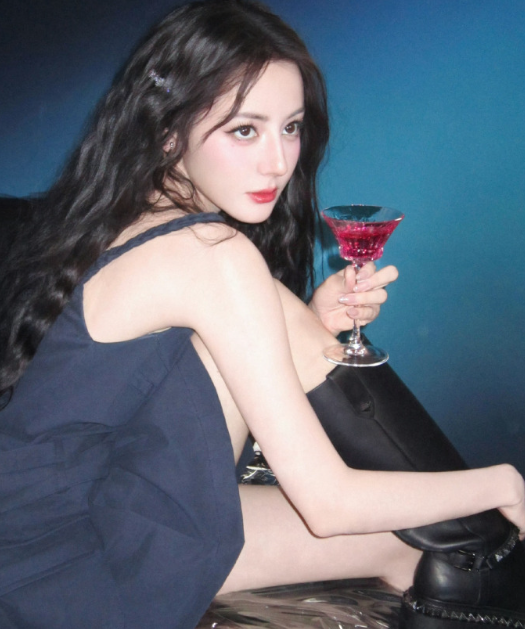 我知道这世界我无处容身，只是你凭什么审判我的灵魂