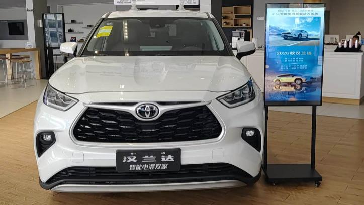 老车主羡慕哭！新款汉兰达不仅隔音升级，车机还支持华为了