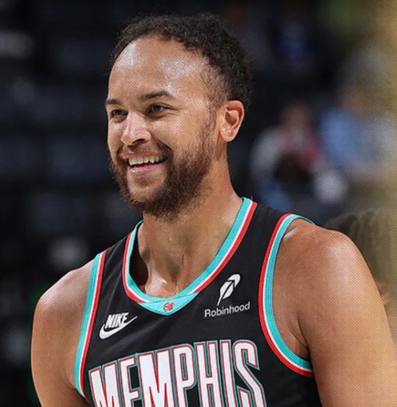 知名记者报道了李凯尔已与灰熊买断，计划在澄清期后与森林狼签约。
报道称：消息人士