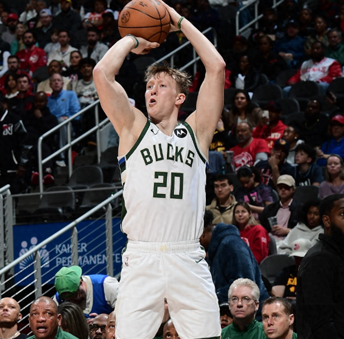 最近让格林一直打满，也是为夏天交易做准备，功能性侧翼太多了，需要清理

最近一直