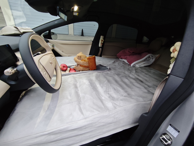 大家的P7+前排座椅有塌陷吗
除了主驾座椅两个月就有了印痕外，平常用着还是不错呐