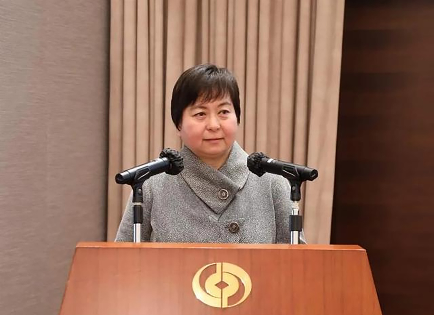 赌王女儿何超蕸逝世，一生未婚未育的她，巨额遗产会留给谁呢？
何家二房5姐弟，对生