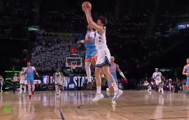 全明星新秀赛第1场，杨瀚森替补出场独得10分！
​NBA新秀挑战赛第一场，杨瀚森