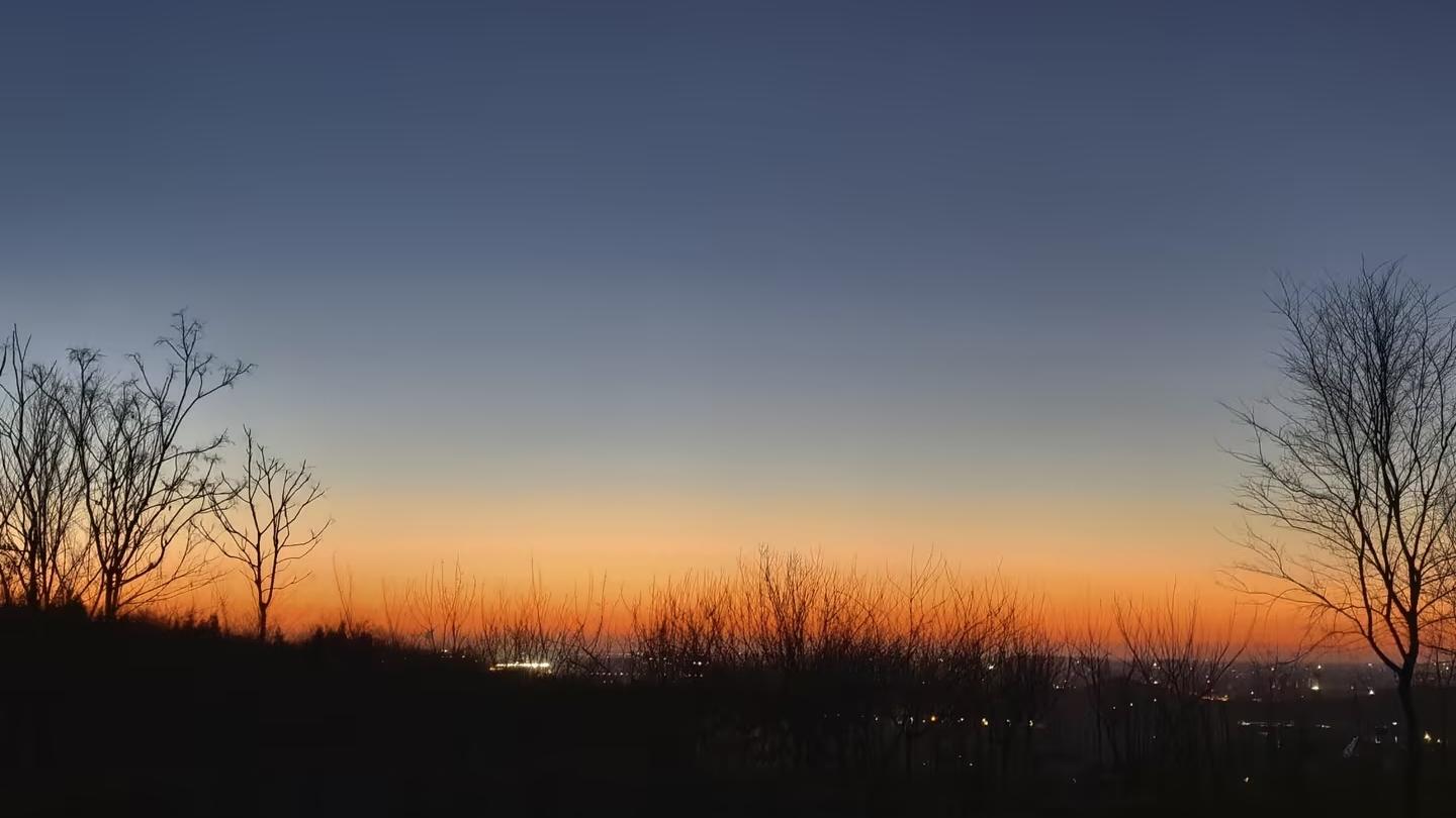 适合成年人个性签名很潮流写的很好！