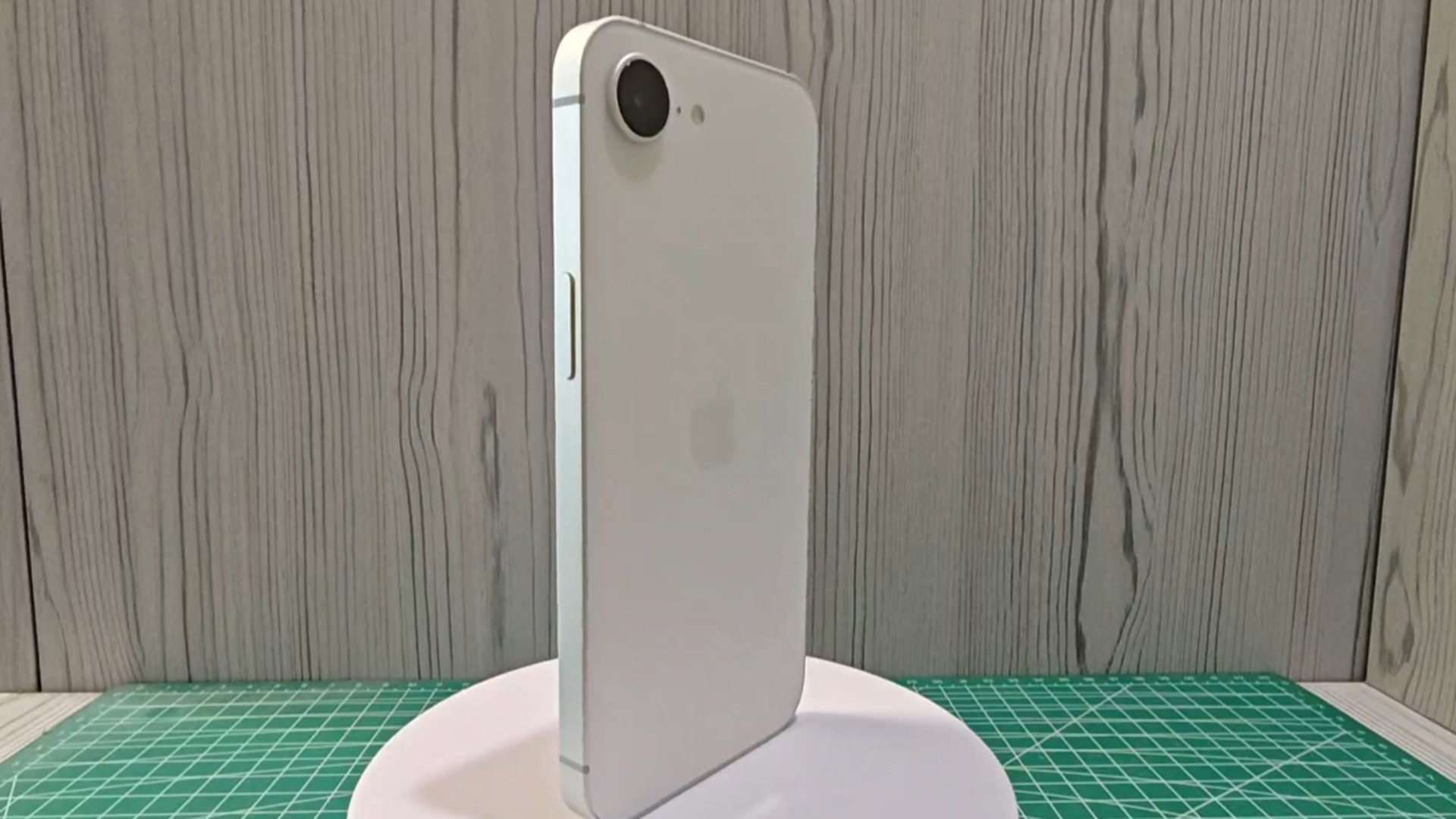 iPhone17e 全面实测，加量不加价的苹果入门机值得入手吗?