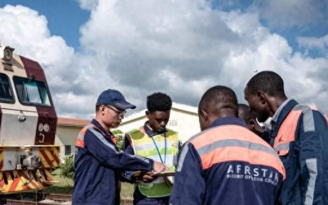 2016年肯尼亚突然叫停中企铁路工程，拒赔176亿元违约金，高呼：我们肯尼亚才是受害者！太不要脸了…