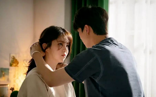 嫁给司云舟那年，他的好兄弟打赌我能支撑多久。