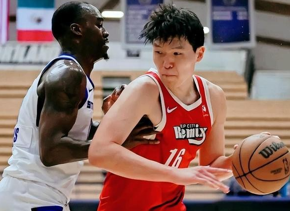 有没有人在小杨发展联盟和季前赛比赛结束后，能预料到小杨无法适应NBA的，尤其是能