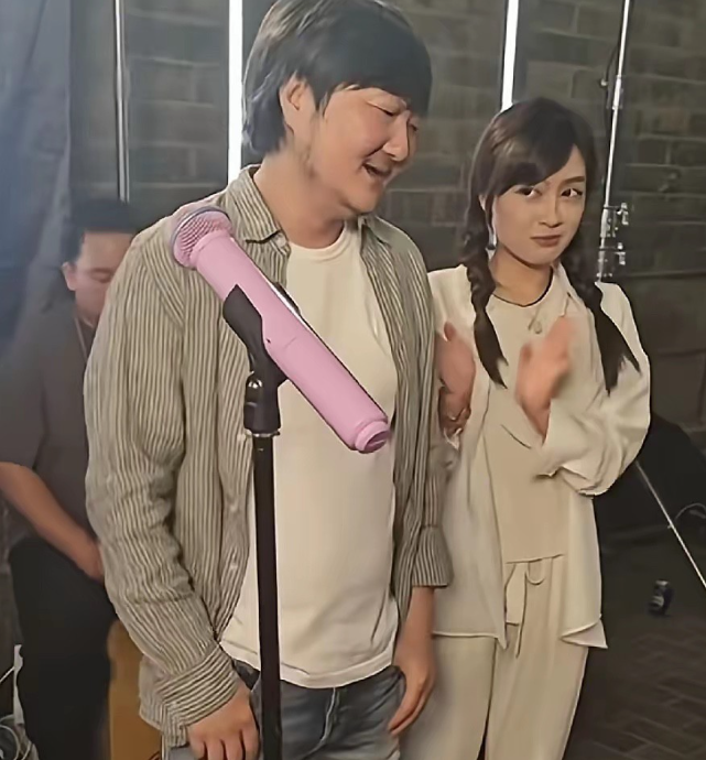 49岁的王大治，一张嘴把西安城墙“唱炸了”！

这两天抖音上疯传王大治在西安城墙