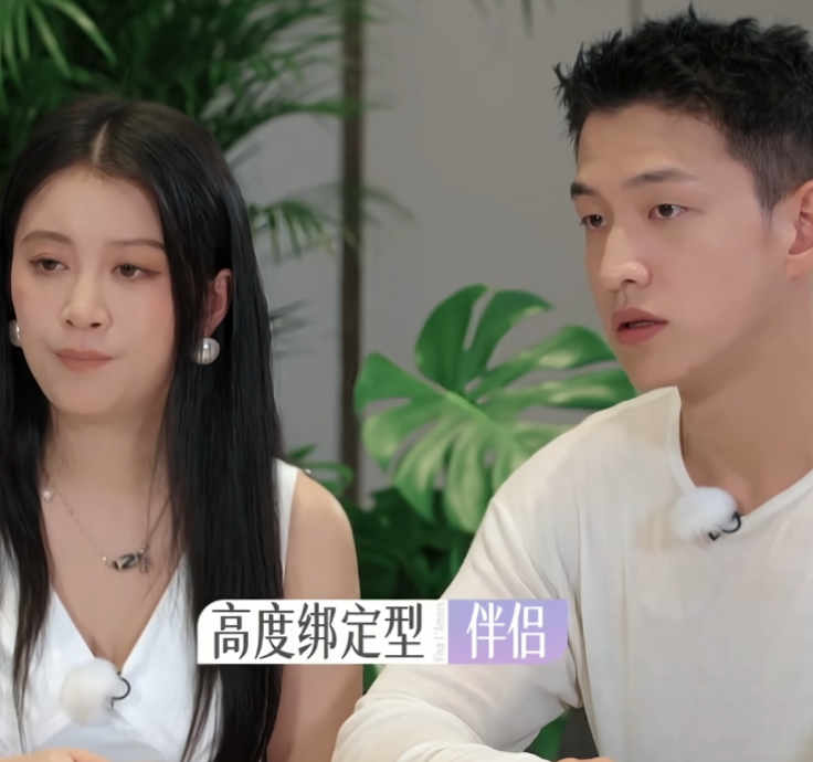 李嘉格与前夫离婚，对方是净身出户，疑似是过错方！

在10月28日播出的综艺《爱