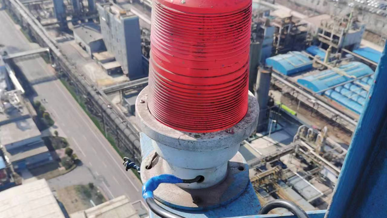 水泥烟囱航标灯维修竣工 排查故障检修航标