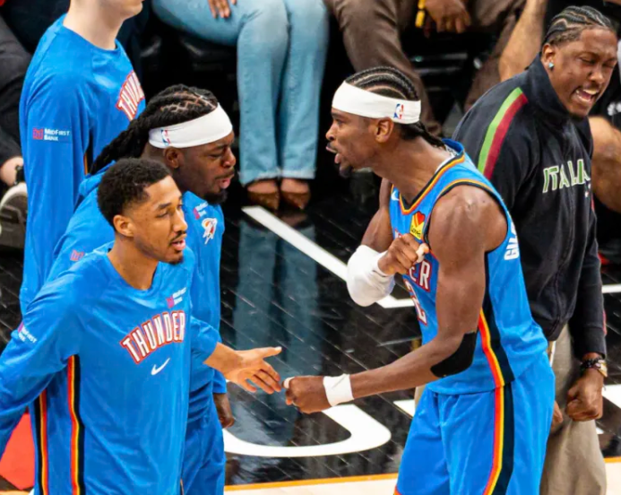 NBA季后赛西部首轮G3，雷霆战胜太阳。
切特-霍姆格伦评价谢伊吉尔杰斯-亚历山