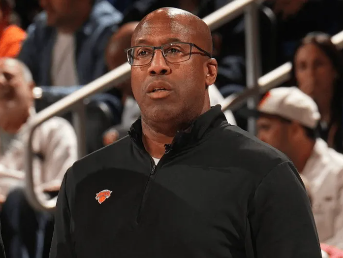 NBA季后赛，尼克斯主帅迈克-布朗接受了采访。
被问到G4是否会调整首发，布朗表