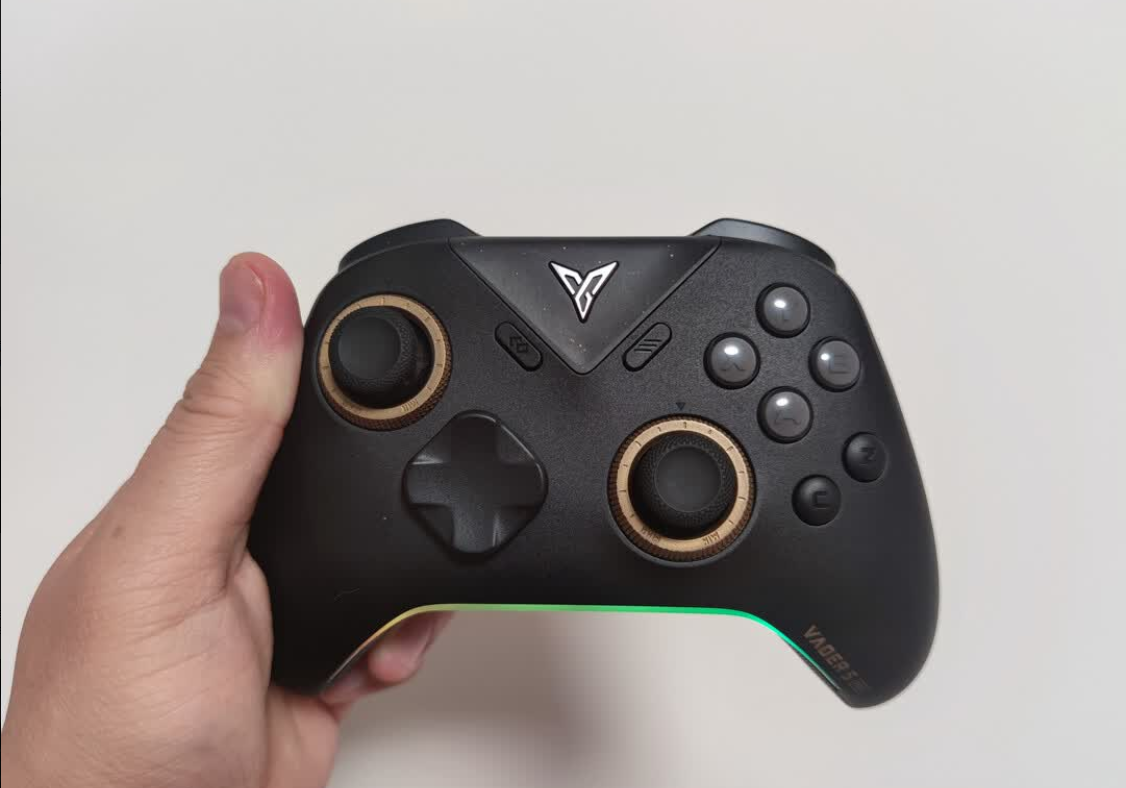 哪款百元游戏手柄性价比高？百元游戏手柄推荐