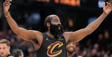 哈登22分10助攻带领骑士轻取猛龙取得系列赛大比分1比0领先。NBA季后赛首轮，